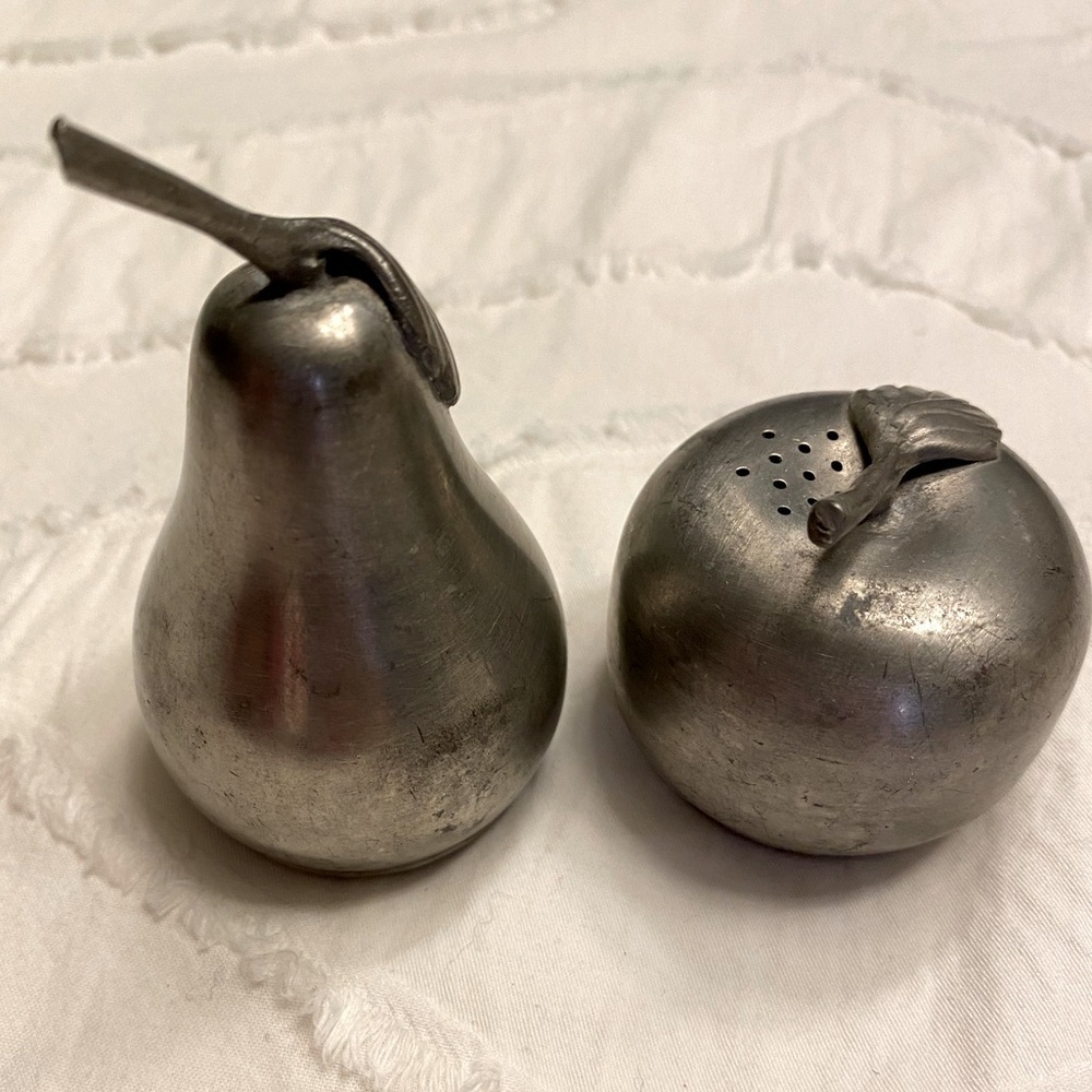Salt and pepper port shakers WEB Pewter pear apple both have bottom caps. #7